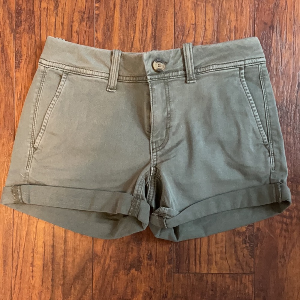 Brand New Without Tags American Eagle Olive Shorts - Picture 2 of 7